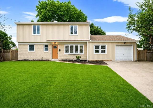 Photo 2 of Sale Pending at 532 French Ave, Babylon, NY 11703 | MLS# 1033104 | Listing updated on 2026-08-29