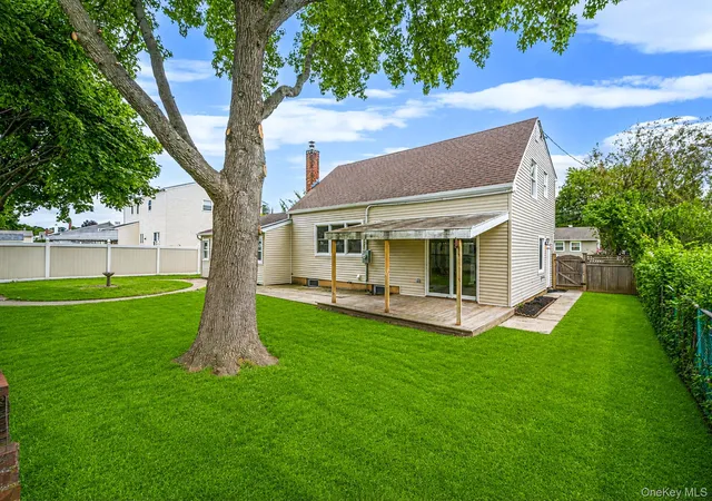 Photo 3 of Sale Pending at 532 French Ave, Babylon, NY 11703 | MLS# 1033104 | Listing updated on 2026-08-29
