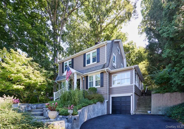 Photo 1 of Single family home for sale at 22 Hillside Ave, Bedford, NY 10536 | MLS# 1033118 | Listing updated on 2026-09-18