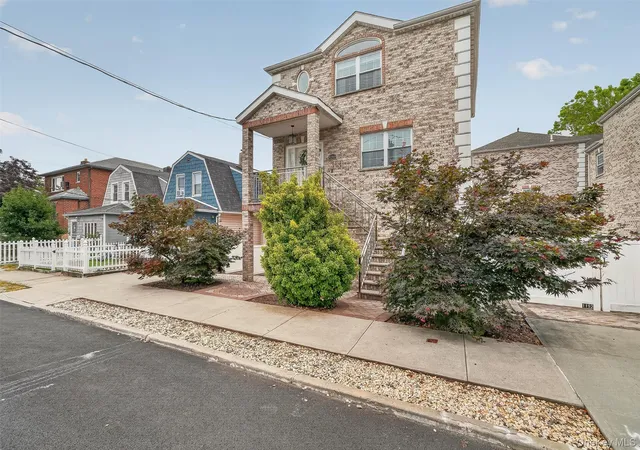 Photo 3 of Sale Pending at 3144 Baisley Ave, New York, NY 10465 | MLS# 1033131 | Listing updated on 2026-08-20