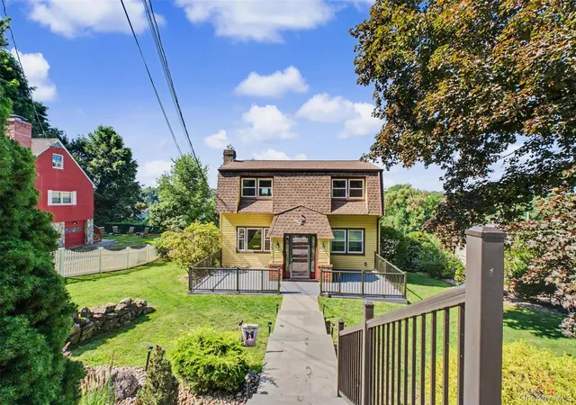 Photo 3 of Sale Pending at 33 Grandview Dr, Carmel, NY 10541 | MLS# 1033137 | Listing updated on 2026-08-28