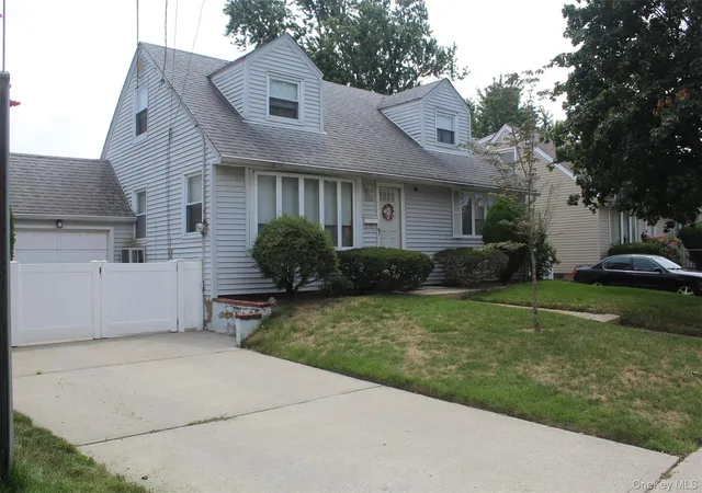 Photo 3 of Sale Pending at 120 N Terrace Pl, Hempstead, NY 11580 | MLS# 1033150 | Listing updated on 2026-09-15