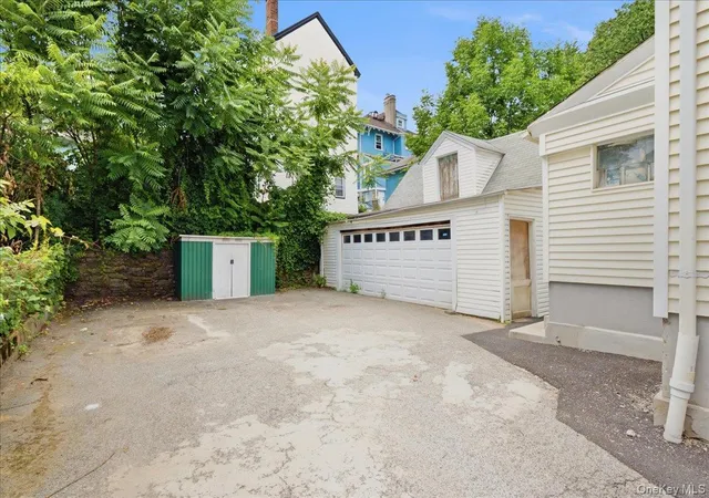Photo 3 of Multi family home for sale at 320 Highland Ave, Mount Vernon, NY 10553 | MLS# 1033151 | Listing updated on 2026-09-30