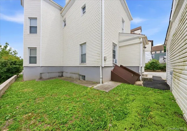 Photo 3 of House for sale at 320 Highland Ave, Mount Vernon, NY 10553 | MLS# 1033151 | Listing updated on 2026-09-30