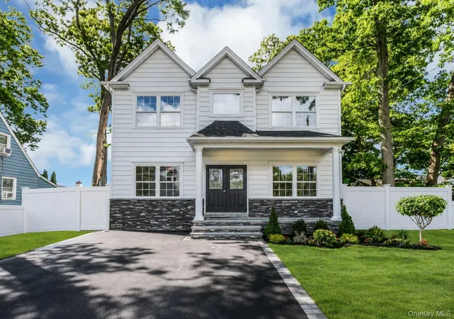 Photo 1 of Sale Pending at 36 Michigan Ave, Oyster Bay, NY 11758 | MLS# 1033192 | Listing updated on 2026-09-22