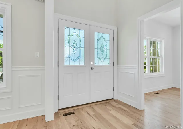 Photo 3 of Sale Pending at 36 Michigan Ave, Oyster Bay, NY 11758 | MLS# 1033192 | Listing updated on 2026-09-22