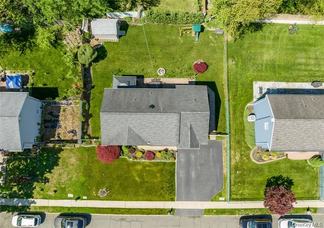3rd image of 18 Valley Dr, Clarkstown, NY 10954 | MLS# 1033204