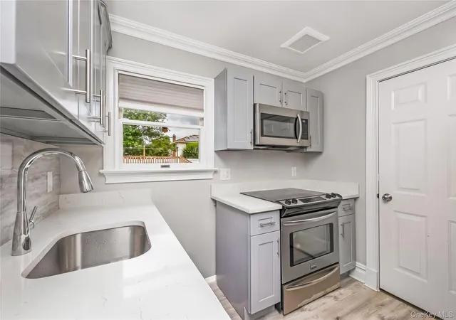 Photo 40 of Sale Pending at 17 E Lincoln Ave, Oyster Bay, NY 11758 | MLS# 1033212 | Listing updated on 2026-10-08