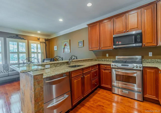 Photo 4 of Condo for sale at 43 Torrey Pine Ln #82, Islip, NY 11706 | MLS# 1033221 | Listing updated on 2026-09-19