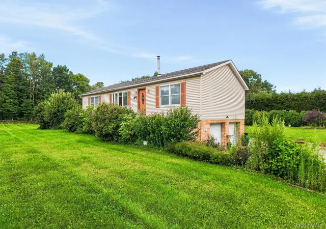 Photo 4 of Single family home for sale at 66 Reservoir Rd, Pawling, NY 12564 | MLS# 1033232 | Listing updated on 2026-09-21