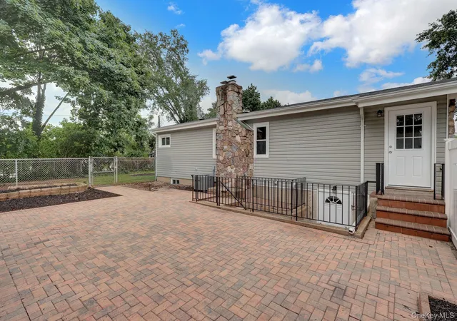 33rd image of 47 Hayrick Ln, Smithtown, NY 11725 | MLS# 1033244