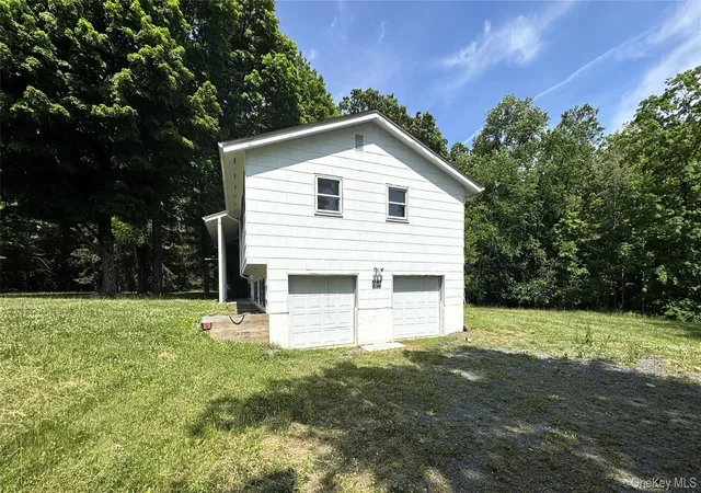 3rd image of 296 Greeves Rd, Wawayanda, NY 10958 | MLS# 1033251
