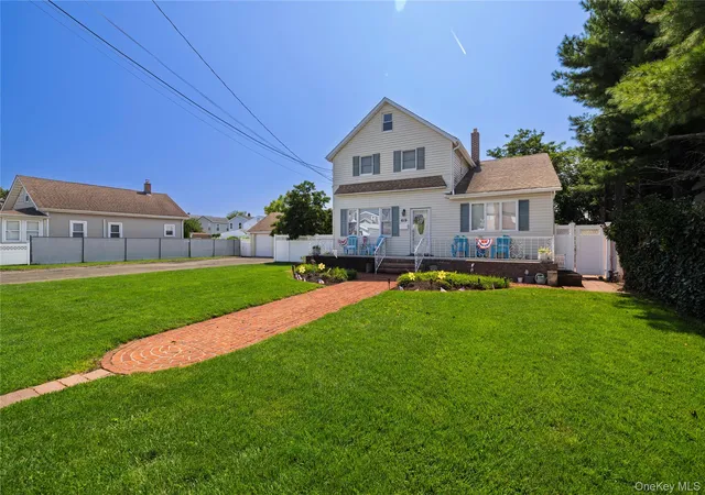 1st image of 619 S 6th St, Babylon, NY 11757 | MLS# 1033268