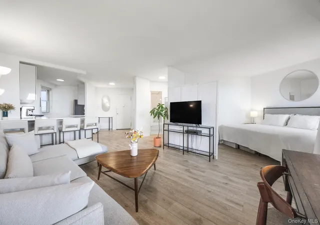 Photo 3 of Condo for sale at 5900 Arlington Ave #10R, New York, NY 10471 | MLS# 1033300 | Listing updated on 2026-08-16