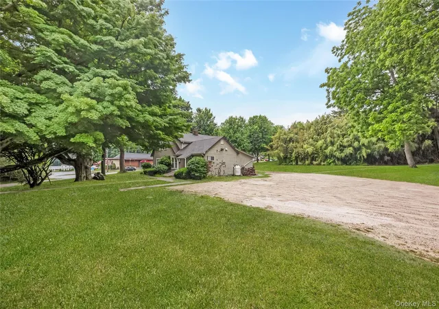 Photo 2 of Single family home for sale at 645 Middle Country Rd, Brookhaven, NY 11953 | MLS# 1033309 | Listing updated on 2026-08-01
