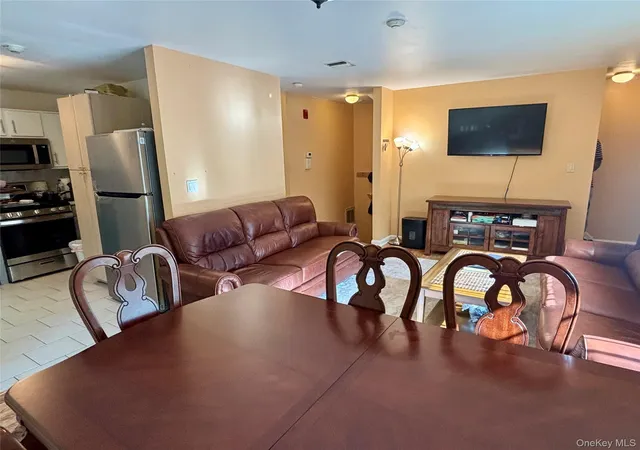 Photo 5 of Sale Pending at 23 Klint Ct, Clarkstown, NY 10954 | MLS# 1033321 | Listing updated on 2026-09-03
