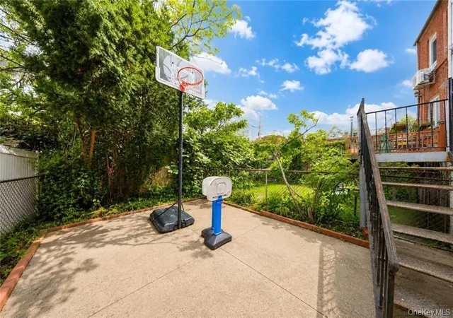 Listing Photo 5 - Condo for sale in building located at 2118 E 26th St, New York, NY 11229
