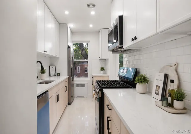 Photo 3 of Sale Pending at 2539 Yates Ave, New York, NY 10469 | MLS# 1033362 | Listing updated on 2026-09-22