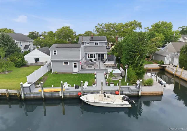 35th image of 12 S Bay Ave, Babylon, NY 11701 | MLS# 1033369