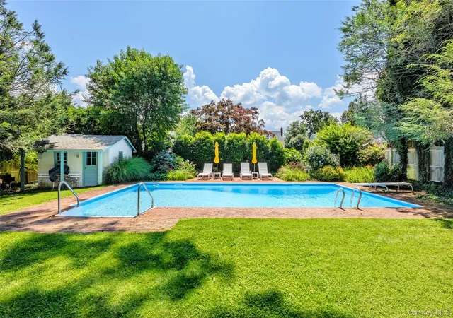 Photo 3 of Sale Pending at 84 Oak St, Huntington, NY 11768 | MLS# 1033372 | Listing updated on 2026-08-14