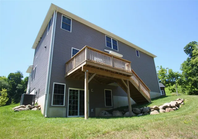 28th image of 84 Frank St, New Windsor, NY 12553 | MLS# 1033393