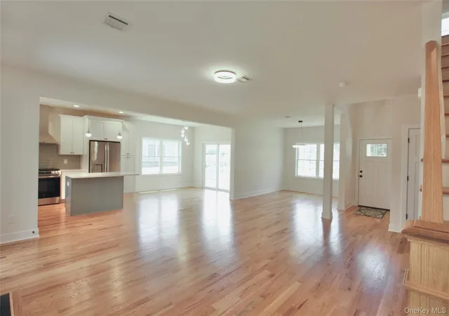Photo 3 of Single family home for sale at 84 Frank St, New Windsor, NY 12553 | MLS# 1033393 | Listing updated on 2026-08-18