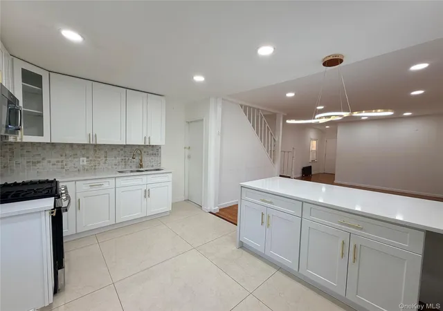 Photo 3 of Single family home for sale at 16414 81st Avenue, New York, NY 11432 | MLS# 1033418 | Listing updated on 2026-09-16