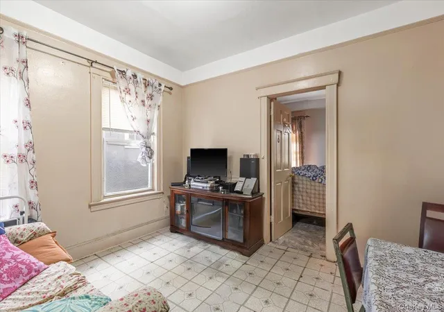 Listing Photo 5 - Condo for sale in building located at 849 E 219th St, New York, NY 10467
