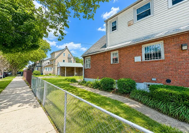Listing Photo 5 - Condo for sale in building located at 13903 115th Ave, New York, NY 11436