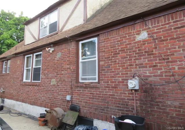 Photo 3 of Sale Pending at 740 Wesley St, Hempstead, NY 11510 | MLS# 1033448 | Listing updated on 2026-08-24