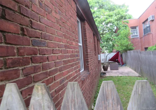 Photo 4 of Sale Pending at 740 Wesley St, Hempstead, NY 11510 | MLS# 1033448 | Listing updated on 2026-08-24