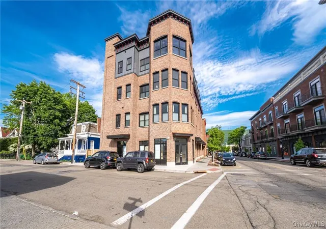 Photo 3 of Condo for sale at 226 Main St #301, Beacon, NY 12508 | MLS# 1033464 | Listing updated on 2026-10-04