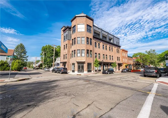 Photo 4 of Condo for sale at 226 Main St #301, Beacon, NY 12508 | MLS# 1033464 | Listing updated on 2026-10-04