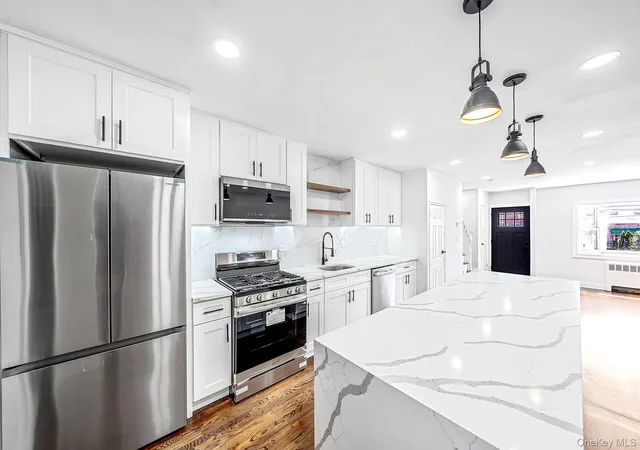 Photo 1 of Single family home for sale at 4059 Paulding Ave, New York, NY 10466 | MLS# 1033479 | Listing updated on 2026-08-02