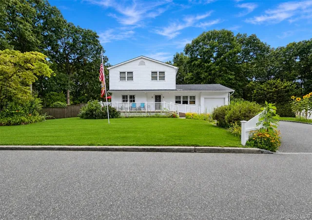 Photo 1 of Single family home for sale at 8 Virginia Dr, Brookhaven, NY 11763 | MLS# 1033489 | Listing updated on 2026-10-07