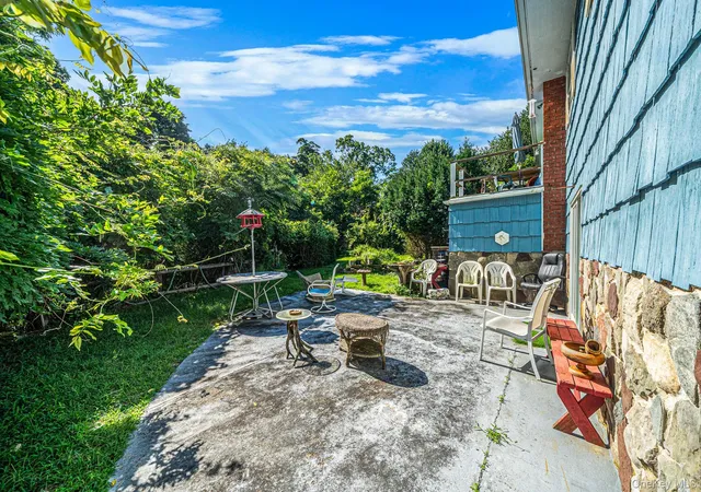 Photo 3 of Sale Pending at 8 Dartmouth Rd, Brookhaven, NY 11786 | MLS# 1033504 | Listing updated on 2026-08-26
