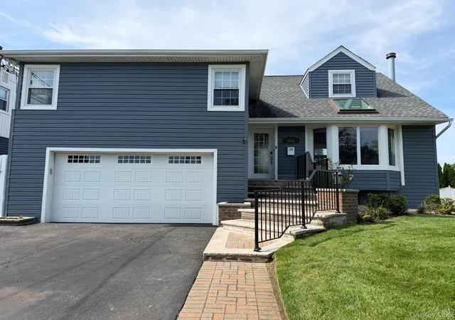 Single family home for sale at 3260 Judith Ln, Hempstead, NY 11572 | MLS# 1033509