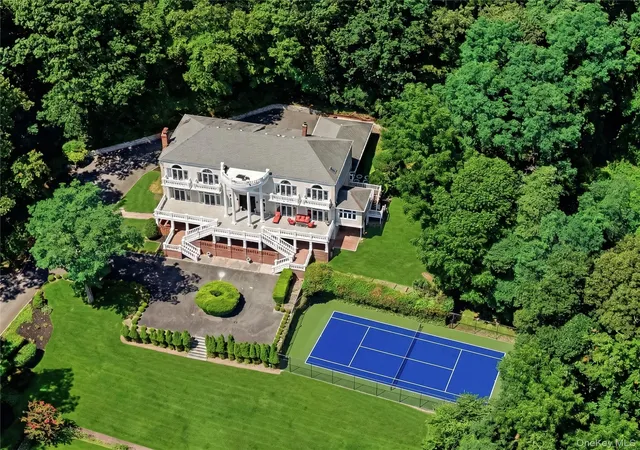 Photo 3 of Single family home for sale at 1007 W Shore Rd, Oyster Bay, NY 11765 | MLS# 1033511 | Listing updated on 2026-09-03