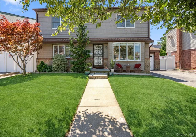 Photo 2 of Sale Pending at 1005 Ferngate Dr, Hempstead, NY 11010 | MLS# 1033519 | Listing updated on 2026-08-20