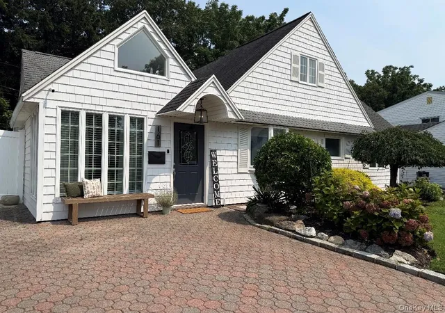 Photo 3 of Sale Pending at 161 Friends Ln, Hempstead, NY 11590 | MLS# 1033529 | Listing updated on 2026-09-04