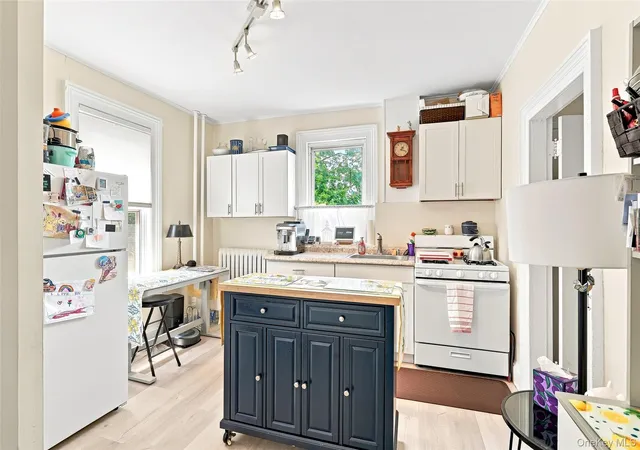 Listing Photo 4 - Condo for sale in building located at 1095 Boston Post Rd, Rye City, NY 10580