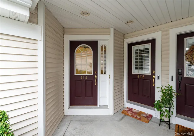 Listing Photo 4 - Condo for sale in building located at 414 Highridge Ct, Peekskill, NY 10566