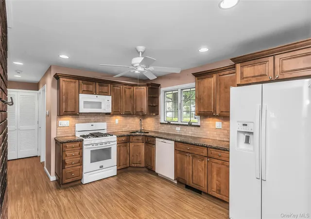 Photo 3 of Sale Pending at 17 Giant Ln, Hempstead, NY 11756 | MLS# 1033544 | Listing updated on 2026-08-20