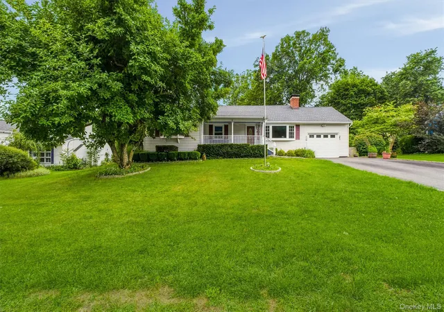 3rd image of 4 Broadview Rd, Poughkeepsie, NY 12603 | MLS# 1033564