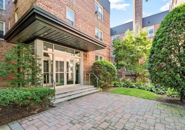 1st image of 510 Dubois Ave #3 C, Hempstead, NY 11581 | MLS# 1033565