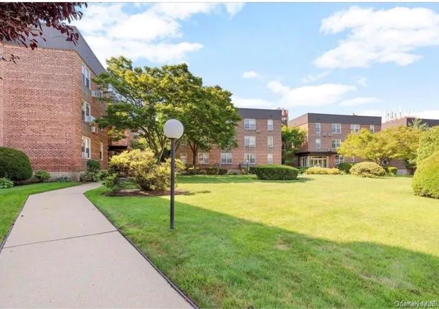 2nd image of 510 Dubois Ave #3 C, Hempstead, NY 11581 | MLS# 1033565