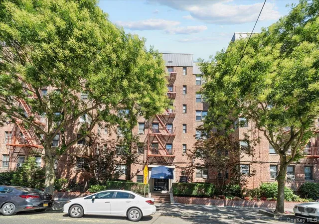Photo 1 of Sale Pending at 3260 Netherland Ave #6E, New York, NY 10463 | MLS# 1033573 | Listing updated on 2026-09-02