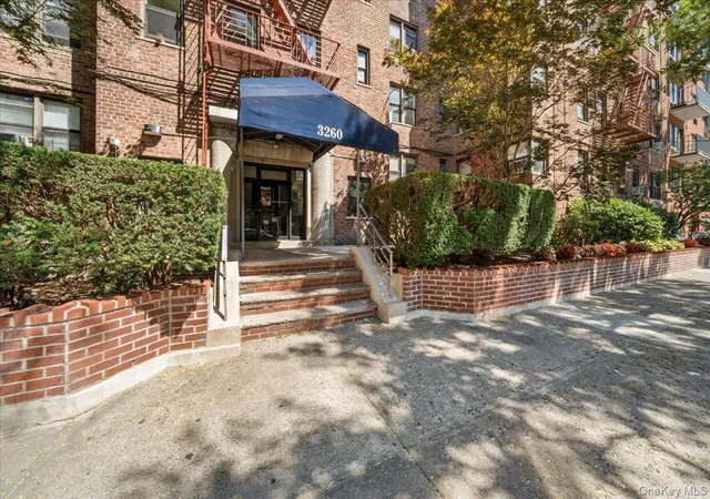 Photo 2 of Sale Pending at 3260 Netherland Ave #6E, New York, NY 10463 | MLS# 1033573 | Listing updated on 2026-09-02