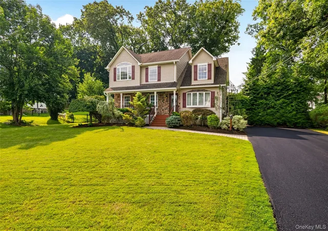 Photo 2 of Single family home for sale at 17 Nanuet Ave, Clarkstown, NY 10954 | MLS# 1033590 | Listing updated on 2026-10-07