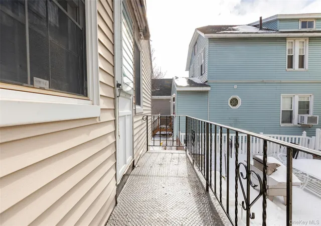 Photo 2 of Single family home for sale at 178 Beach St, New York, NY 10464 | MLS# 1033601 | Listing updated on 2026-08-04
